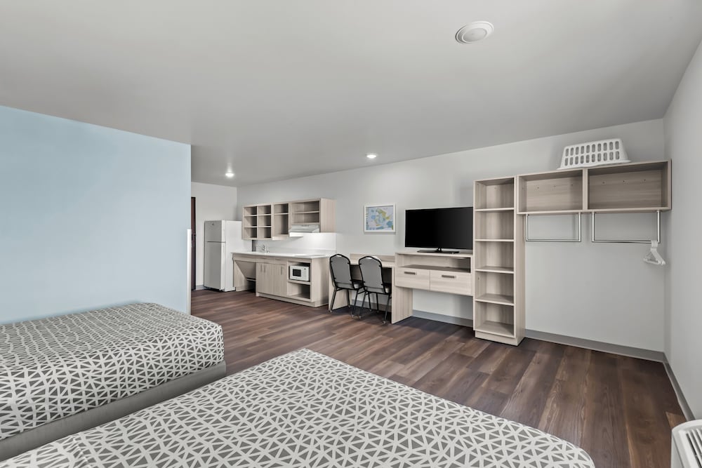 WoodSpring Suites Coralville Iowa City - photo 16