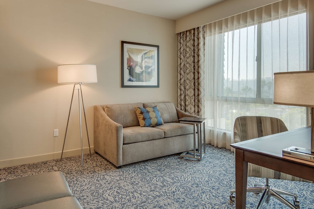 Hampton Inn & Suites Los Angeles Glendale - photo 26