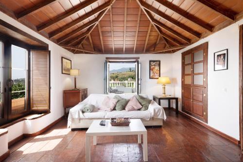 Villa Velhoco — 4-Star Luxury Hotel in Santa Cruz De La Palma, Spain