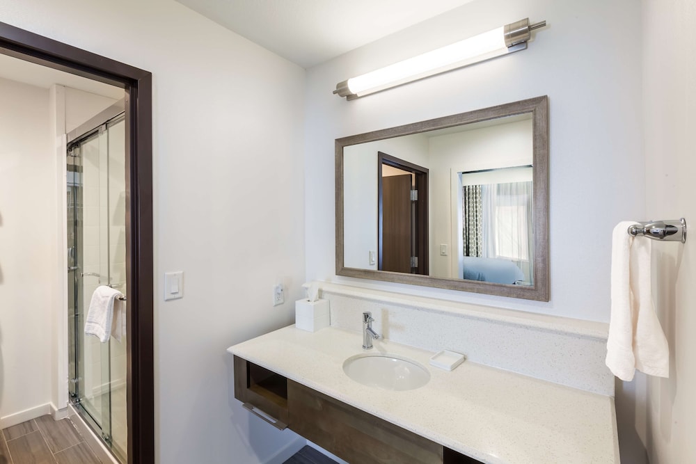 Hampton Inn & Suites Houston Atascocita - photo 53
