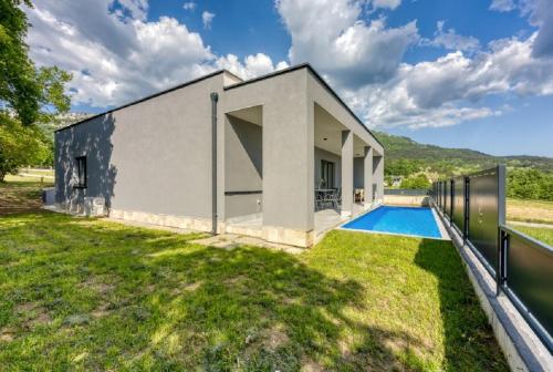 Holiday House Rhapsody — 4-Star Luxury Hotel in Buzet, Croatia