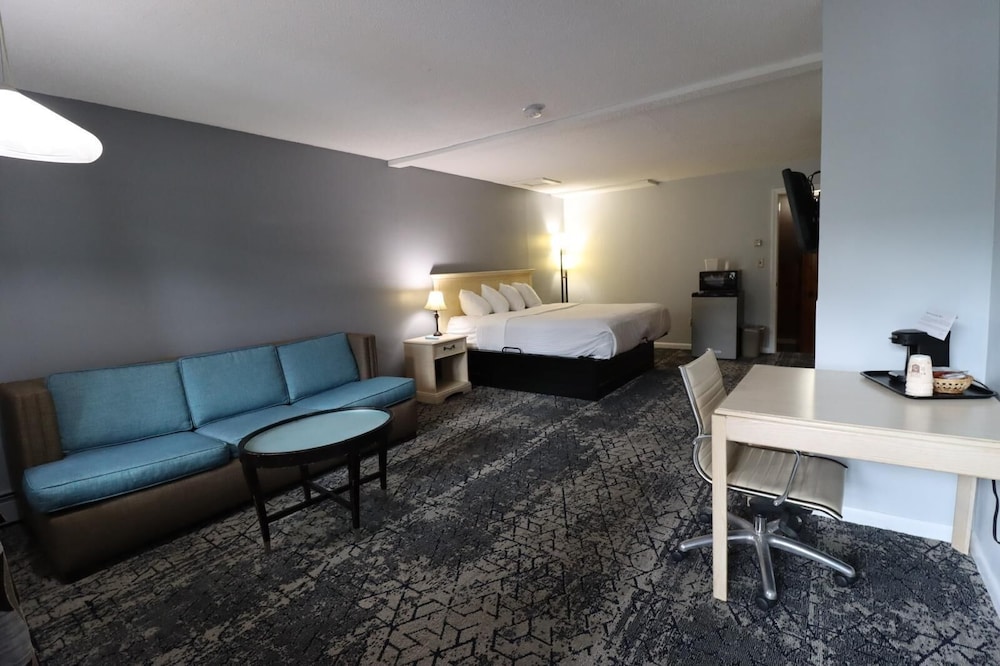 Travelodge by Wyndham Lincoln Near White Mountain - photo 10