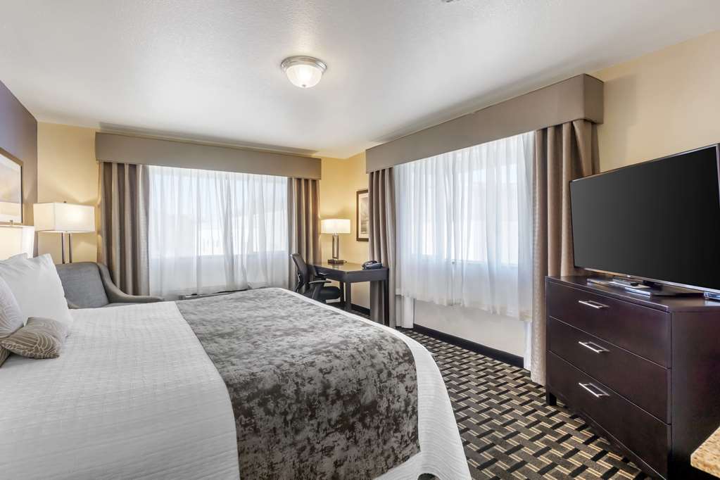 Best Western Plus Edmonds Harbor Inn - photo 22