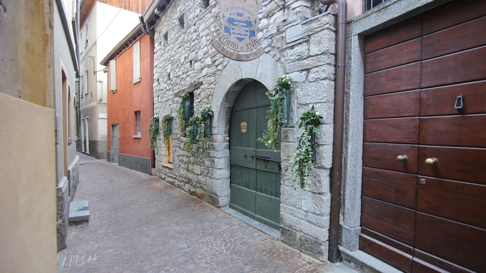 Italianway Torno — 4-Star Luxury Hotel in Torno, Italy
