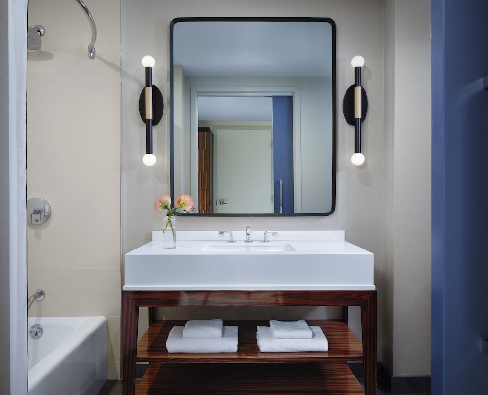 Kimpton Hotel Palomar Phoenix Cityscape by IHG - photo 17