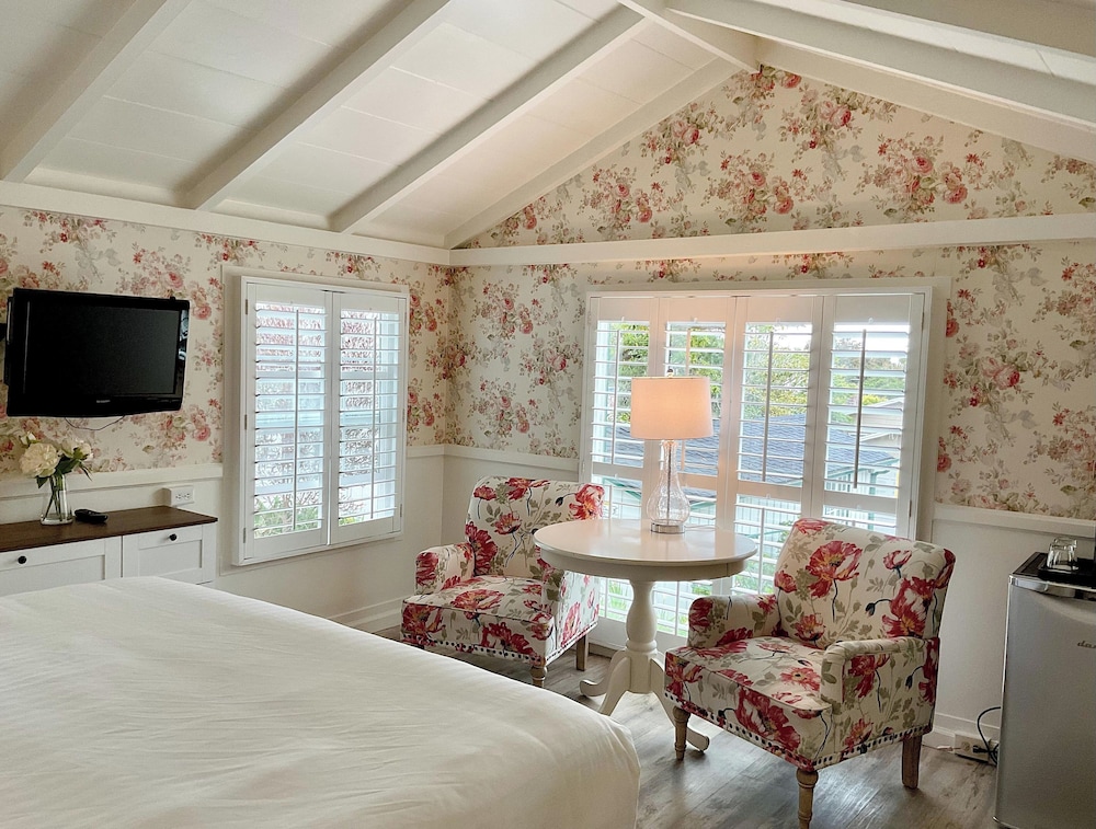 Carmel Green Lantern Inn - photo 105