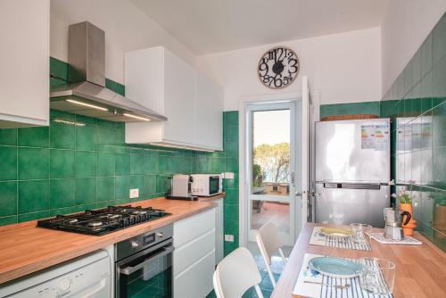 Porto S. Stefano Place Like Heaven Parcheggio — 4-Star Luxury Hotel in Porto Santo Stefano, Italy