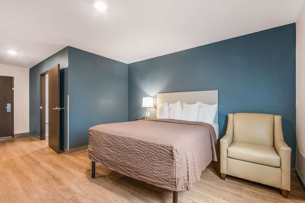 WoodSpring Suites Doral Miami Airport - photo 14