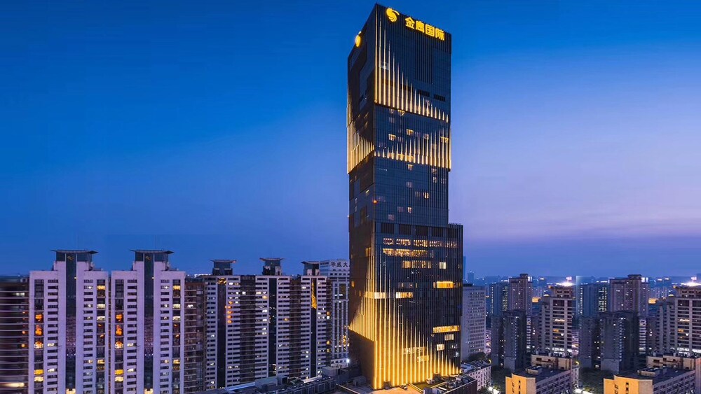 Nanjing Golden Eagle International — 5-Star Luxury Hotel in Nanjing, People's Republic of China