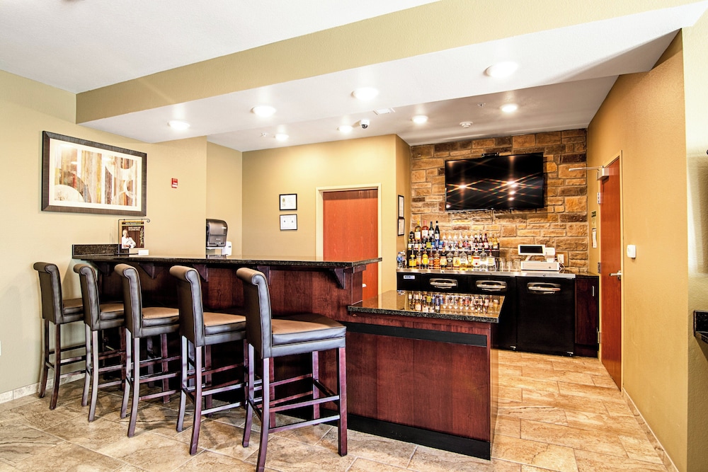 Cobblestone Hotel & Suites Paxton - photo 29