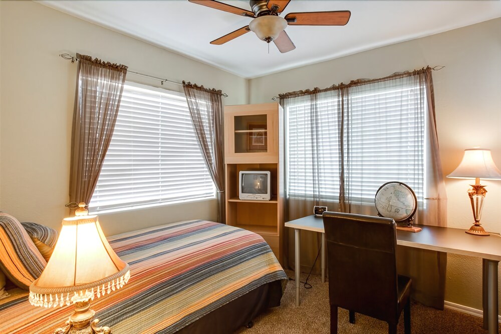 Dream Manor Inn - photo 6