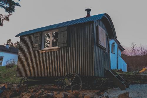 Loch Eyre Shepherd Hut in Portree, United Kingdom