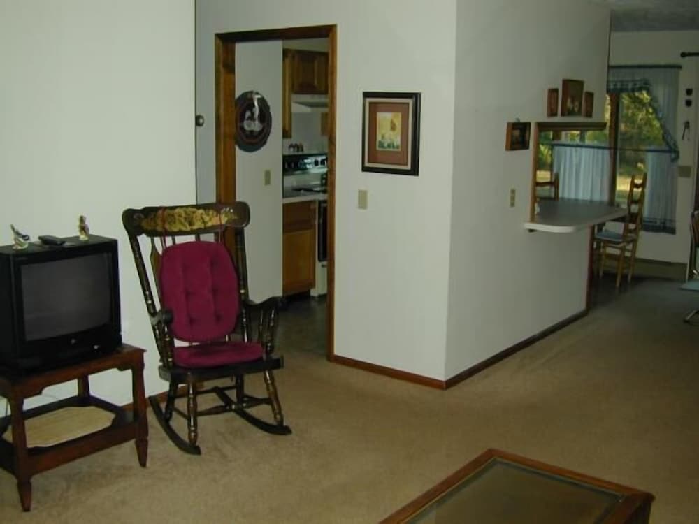 Woodland Motor Lodge - photo 54