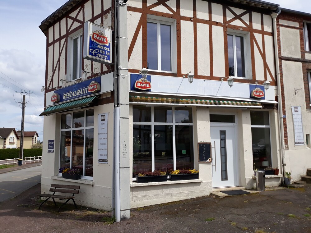 Hôtel de la Gare — hotel in Sainte-Gauburge-Sainte-Colombe