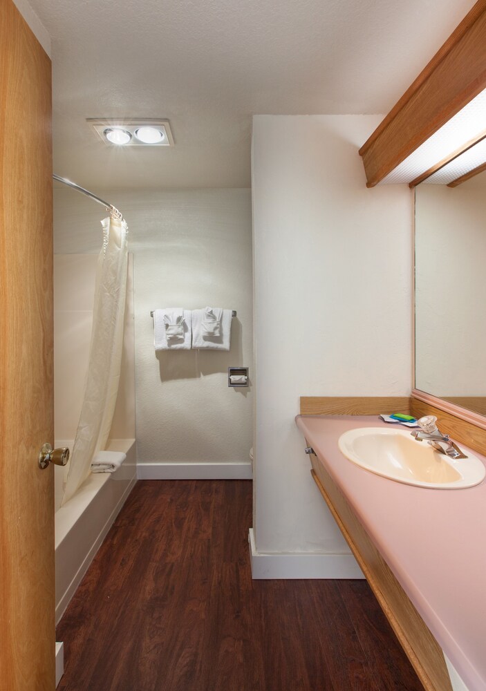 Surfside Resort - photo 20
