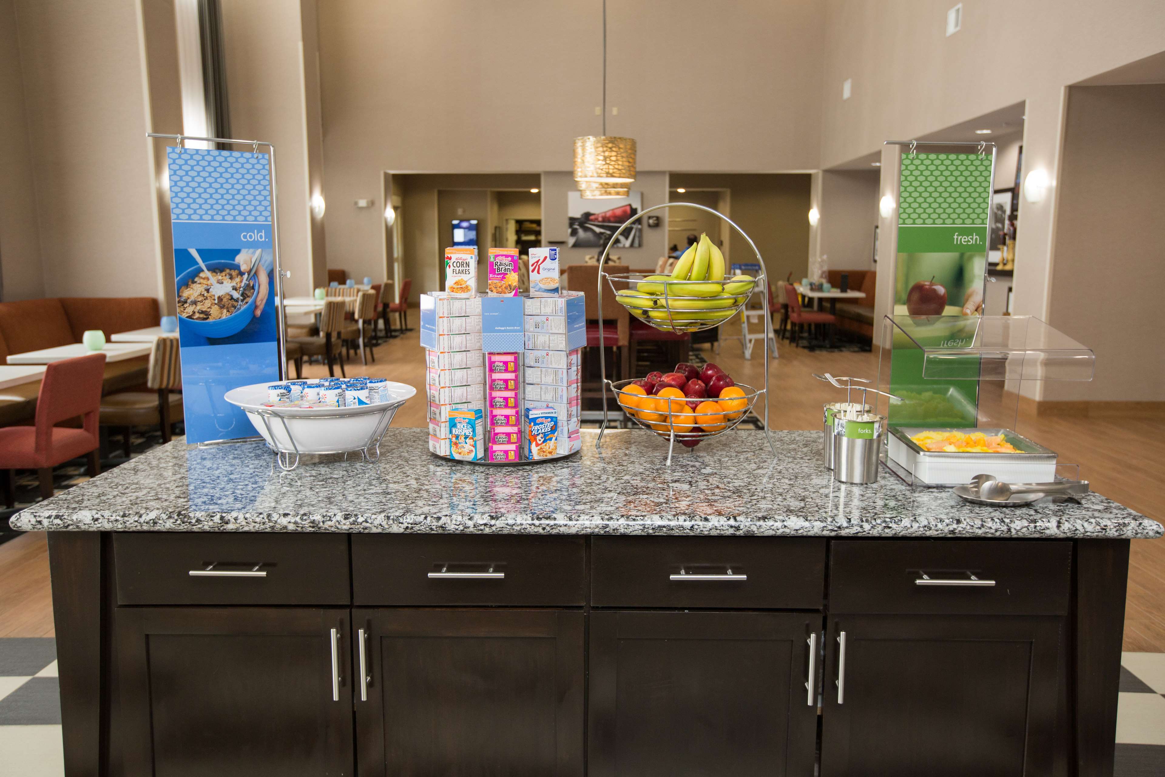Hampton Inn & Suites Oklahoma City Airport - photo 10