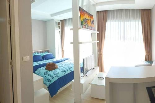 Fluffy bed and seaview @Bangsaen — 4-Star Luxury Hotel in Chon Buri, Thailand