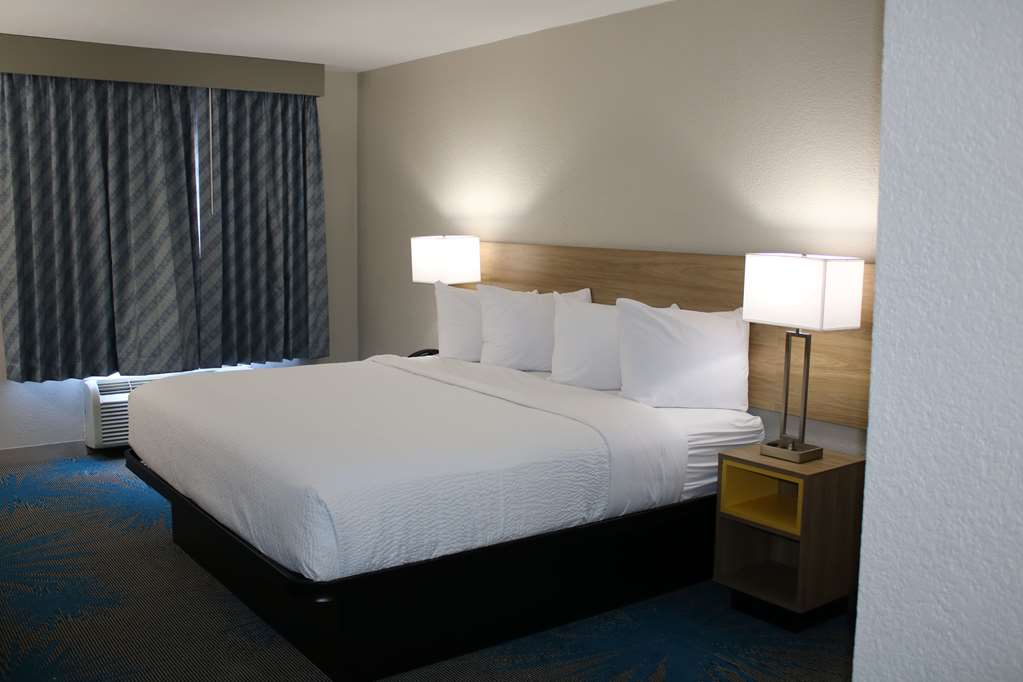 Days Inn by Wyndham Waco University Area - photo 18