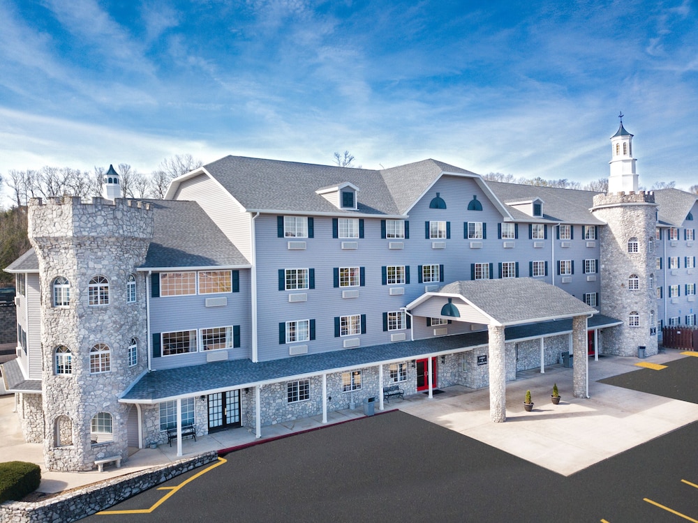 The Stone Castle Hotel & Conference Center — hotel in Branson