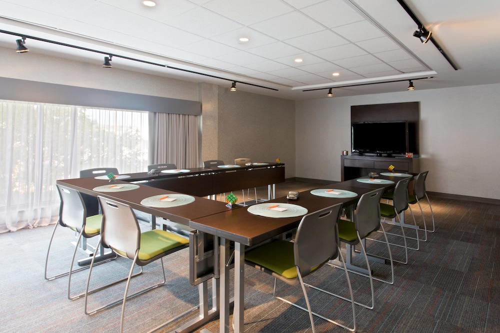 Aloft Birmingham Soho Square - photo 23