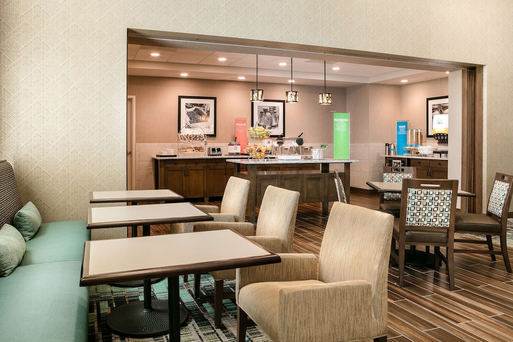Hampton Inn & Suites Mason City - photo 28