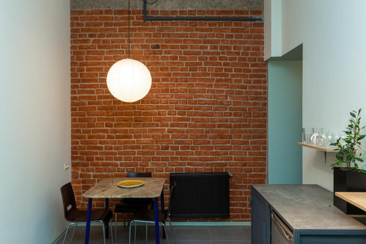 Historic Modern 1BR Apartment In The Centre
