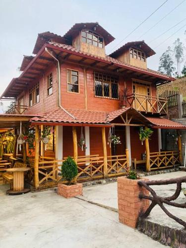 Quinta Fina Madera San Miguel de Bolivar 18 personas in San Miguel, Ecuador