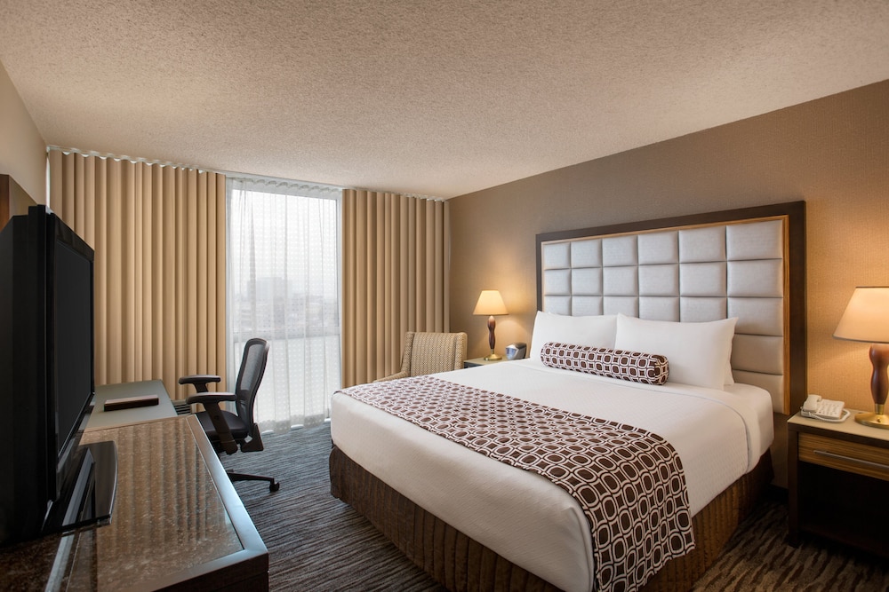 Crowne Plaza San Francisco Airport by IHG - photo 16