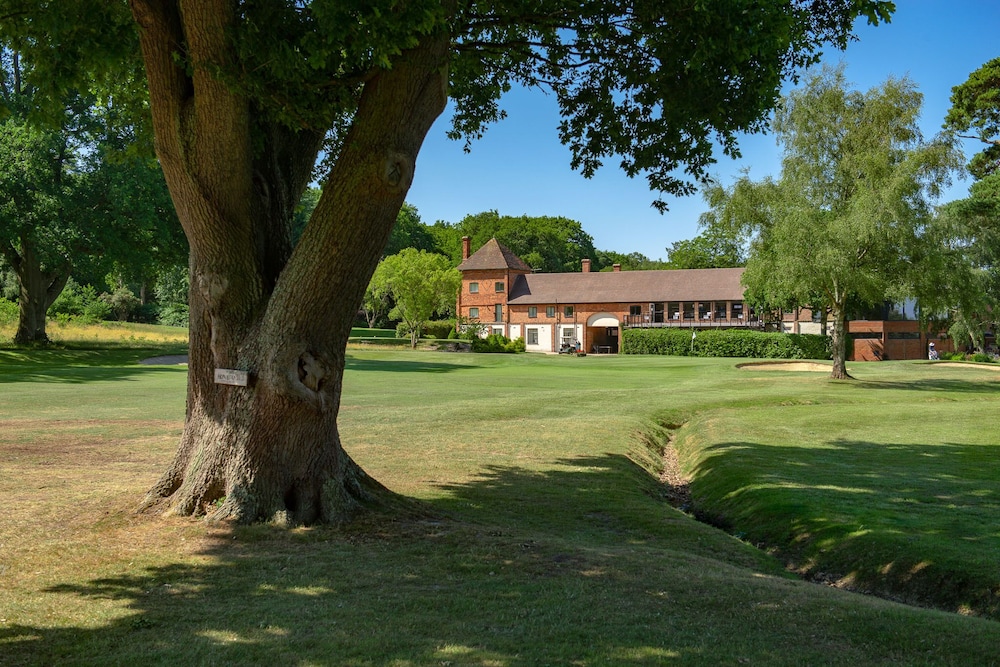 Cottesmore Golf And Country - carbon neutral hotel in Crawley