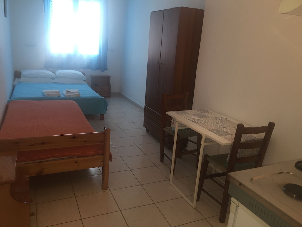 Apostolakis Rooms — Agios Kirykos — photo 4