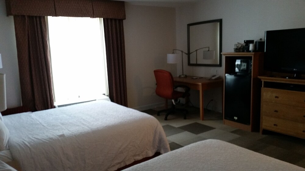 Hampton Inn Cortland - photo 18