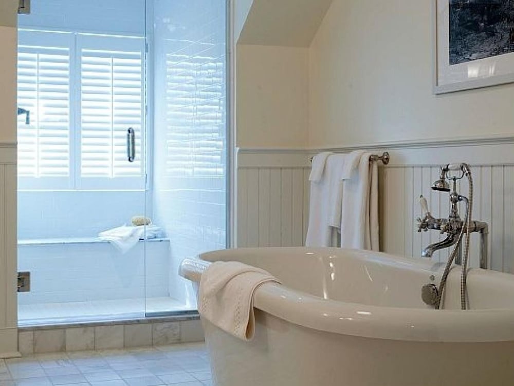The White Hart - photo 13