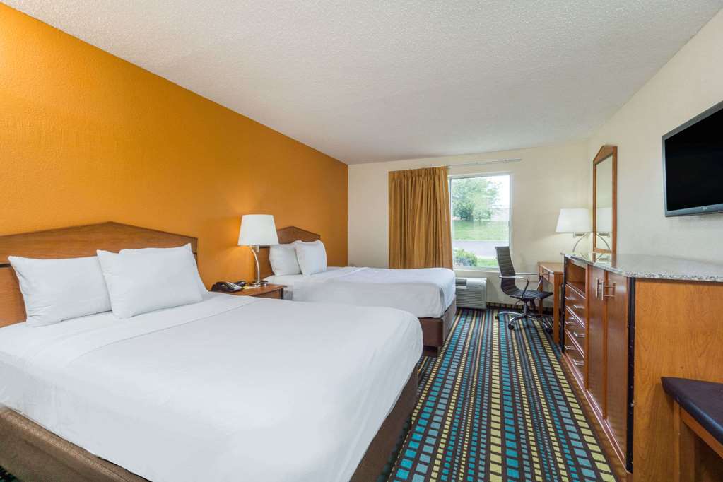 Days Inn by Wyndham Florence Cincinnati Area - photo 7