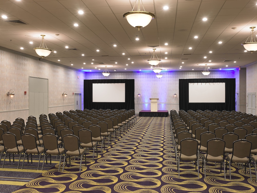 Radisson Hotel Rochester Riverside - photo 18