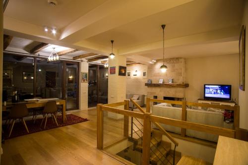 Ateshgah Residence