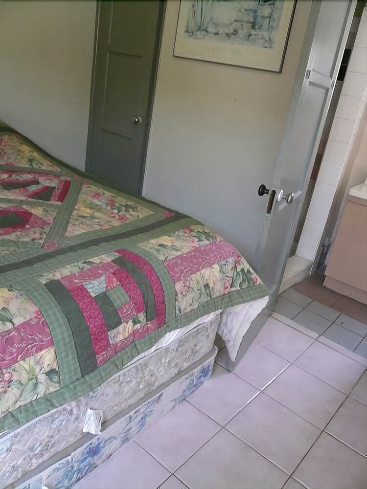 Pavilions Motel - photo 4