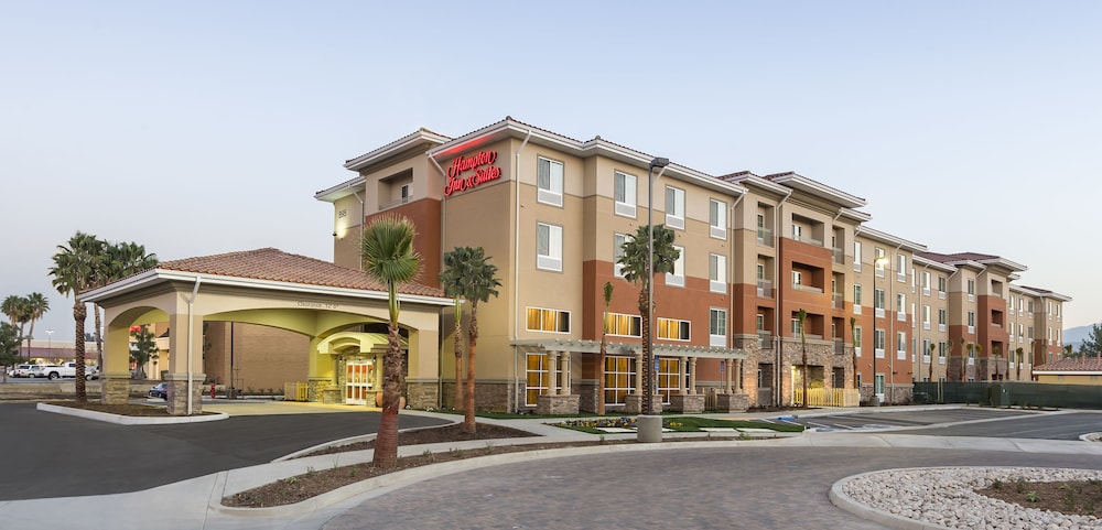 Hampton Inn & Suites San Bernardino - photo 30