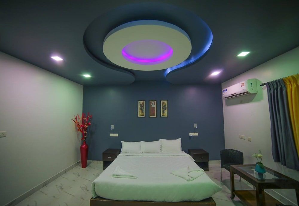 G Hotel — hotel in Tindivanam