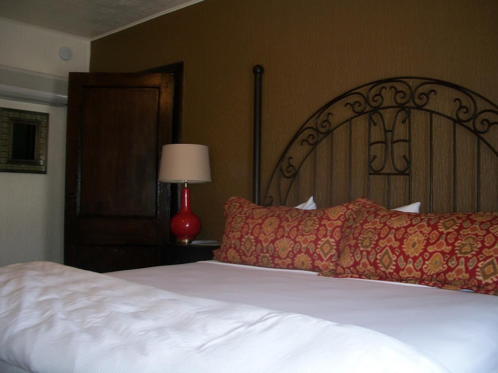 The Holland Hotel - photo 13