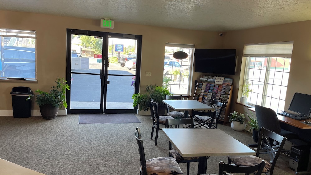 Morgan Inn And Suites - photo 2