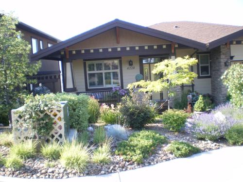 Turtle Mountain Inn in Vernon, Canada