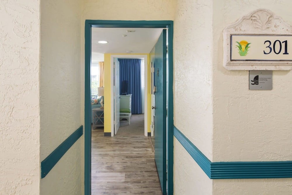 Tortuga Suite at Sunrise Suites Resort Heated Pool Hot Tub & Free Parking - photo 22