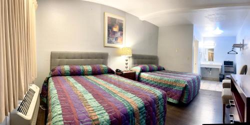 Emerald Best Motel - photo 9