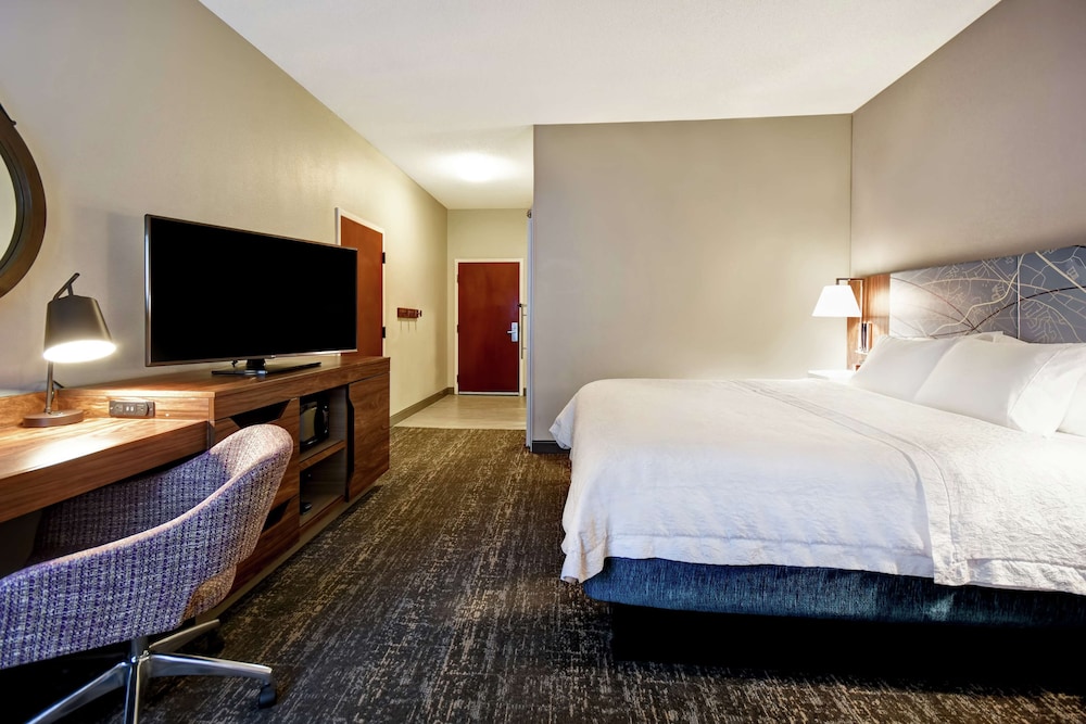 Hampton Inn Atlanta Mall Of Georgia - photo 16