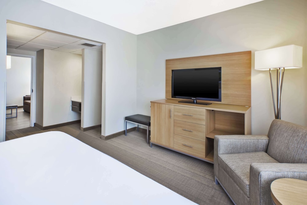 DoubleTree by Hilton Rapid City Downtown Convention Center - photo 11