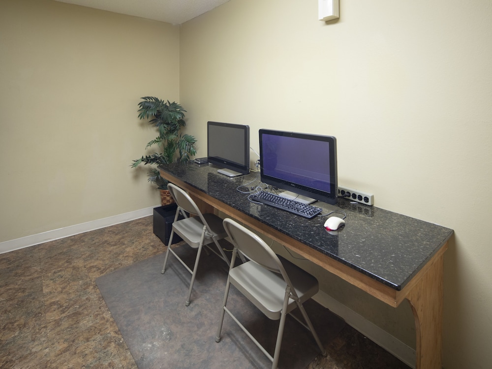 InTown Suites Extended Stay Atlanta GA Marietta Roswell Rd - photo 30