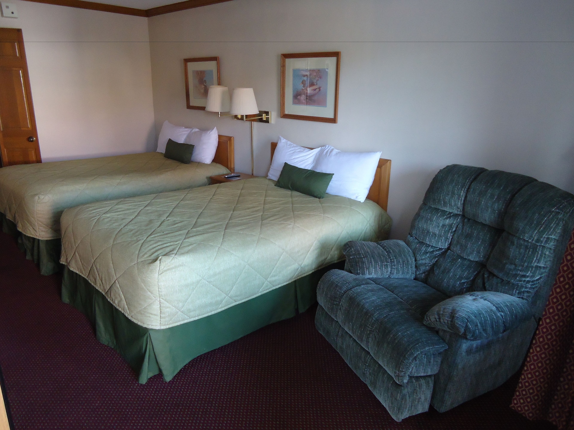 Indy Speedway Inn - photo 2