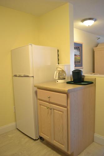 Seafarer Condominium Resort - photo 11