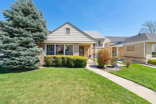 Urban Oasis Kid Friendly Quiet Street — hotel in Skokie