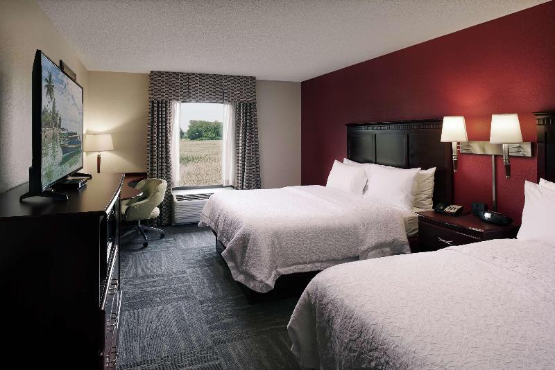 Hampton Inn & Suites Millington - photo 17